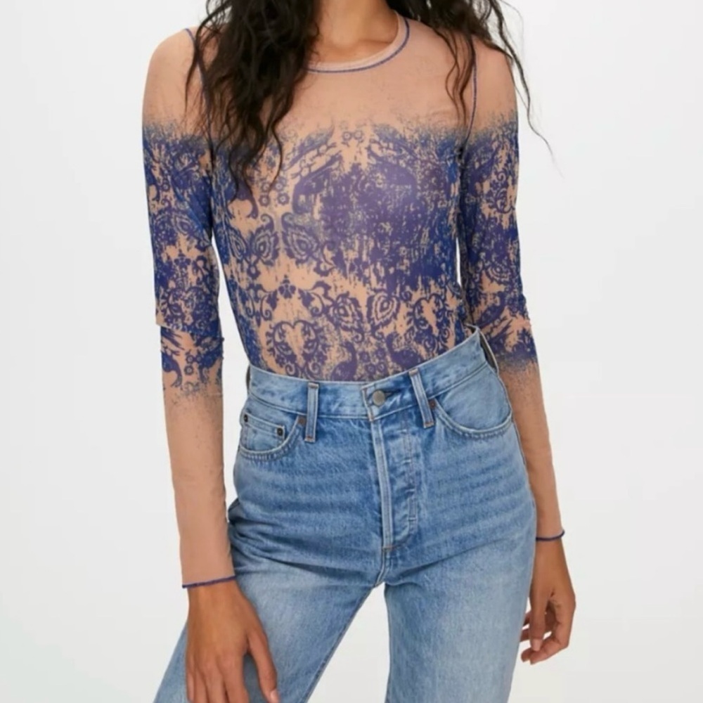 Aritzia Wilfred Mesh Graphic Top